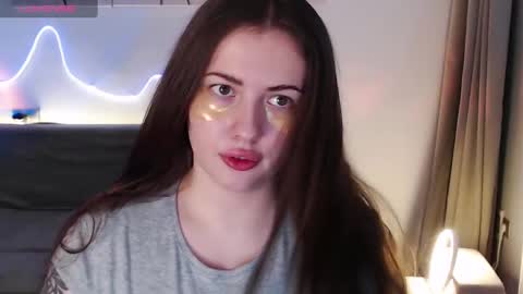 ollie_jamess online show from November 21, 2025, 1:21 pm