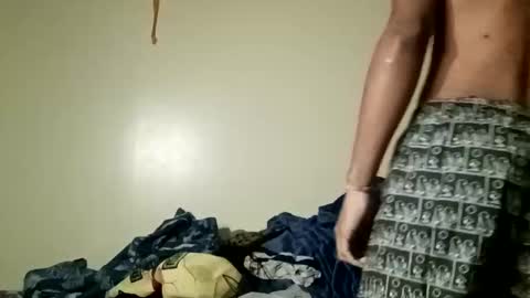 Snapshot of olliebennit chatting on October 17, 2025, 7:16 pm Ollie online show from October 17, 2025, 7:16 pm