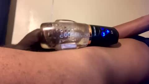 Snapshot of olliebennit chatting on November 25, 2025, 8:25 am Ollie online show from November 25, 2025, 8:25 am