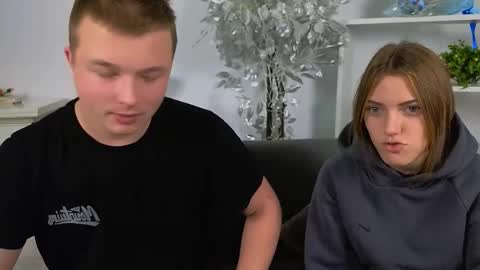 Snapshot of ollistiw chatting on October 22, 2025, 8:14 am Olli and Stiw online show from October 22, 2025, 8:14 am