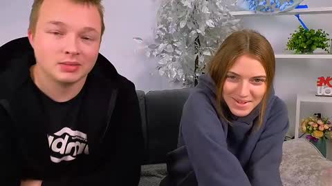 Snapshot of ollistiw chatting on November 14, 2025, 8:46 am Olli and Stiw online show from November 14, 2025, 8:46 am