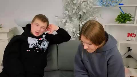 Snapshot of ollistiw chatting on November 26, 2025, 7:20 am Olli and Stiw online show from November 26, 2025, 7:20 am