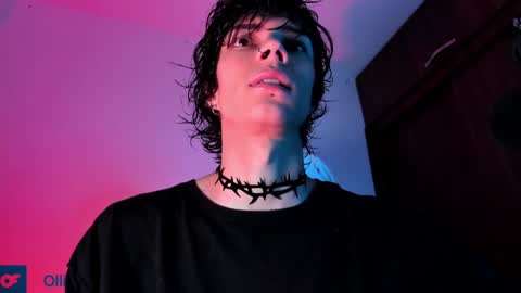 Snapshot of olliver___y chatting on February 2, 2025, 2:06 am online show from February 2, 2025, 2:06 am