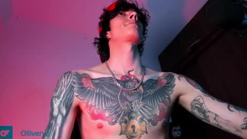 Snapshot of olliver___y chatting on February 10, 2025, 5:47 am online show from February 10, 2025, 5:47 am