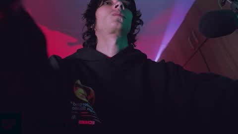 Snapshot of olliver___y chatting on October 11, 2025, 6:45 am online show from October 11, 2025, 6:45 am