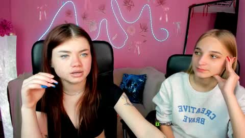 Snapshot of ollivia_dream chatting on April 25, 2026, 9:23 am Ollivia online show from April 25, 2026, 9:23 am