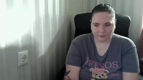 Snapshot of olyaandnetty chatting on October 27, 2025, 7:23 am OlyaAndNetty online show from October 27, 2025, 7:23 am