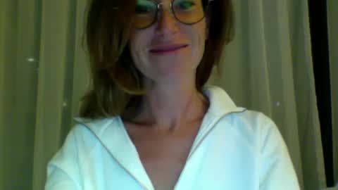 olyra11 online show from June 30, 2026, 7:26 pm