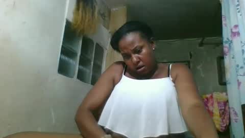 olyvienne90 online show from November 28, 2025, 1:14 pm