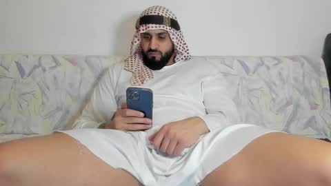 Snapshot of omar_xoxo chatting on January 10, 2025, 10:36 pm Omar online show from January 10, 2025, 10:36 pm