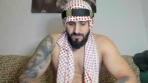 Snapshot of omar_xoxo chatting on October 2, 2025, 8:16 pm Omar online show from October 2, 2025, 8:16 pm