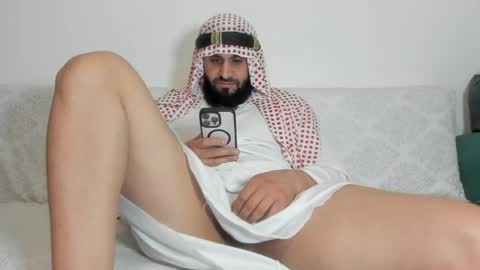 Snapshot of omar_xoxo chatting on June 1, 2026, 8:32 pm Omar online show from June 1, 2026, 8:32 pm