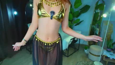 Snapshot of omeliadior chatting on May 20, 2026, 4:02 pm Miss Omelia online show from May 20, 2026, 4:02 pm