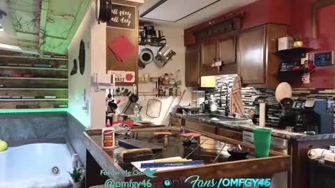 Snapshot of omfgy chatting on January 29, 2025, 2:30 am Norm online show from January 29, 2025, 2:30 am