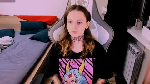 on_yxxx online show from December 17, 2024, 3:49 pm