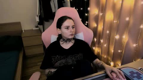 on_yxxx online show from September 11, 2025, 7:58 pm