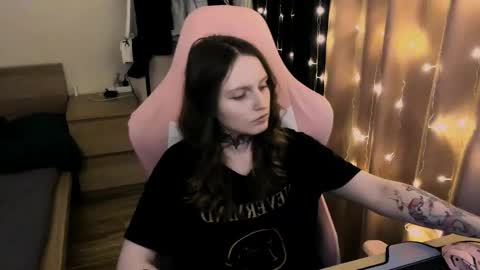 on_yxxx online show from September 18, 2025, 9:17 pm