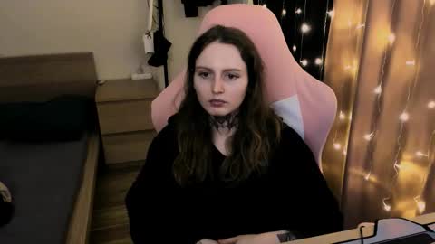 on_yxxx online show from September 29, 2025, 8:02 pm