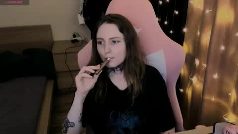 on_yxxx online show from October 19, 2025, 4:51 pm