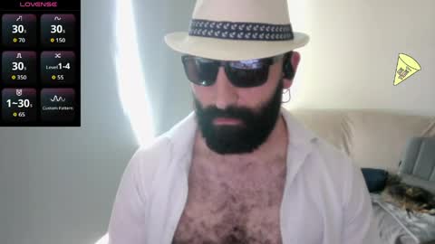 Snapshot of ona_nisme chatting on May 25, 2026, 4:02 pm ona nisme online show from May 25, 2026, 4:02 pm