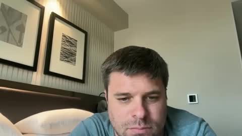 onceaweekview online show from September 17, 2025, 8:10 pm