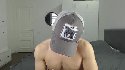 onebestlover online show from February 28, 2025, 8:42 am