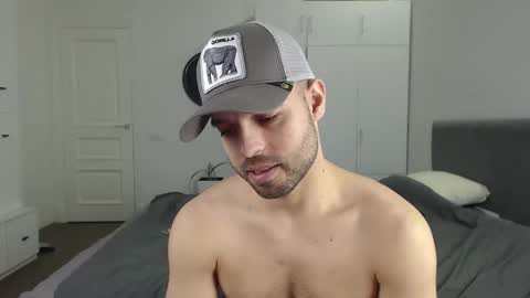 onebestlover online show from March 2, 2025, 1:05 pm