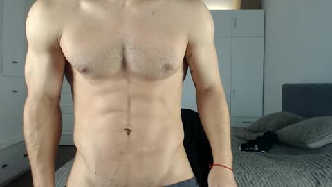 onebestlover online show from October 12, 2025, 7:07 am