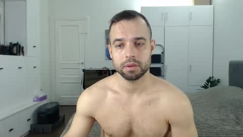 onebestlover online show from April 22, 2026, 9:01 am