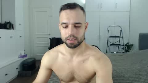 onebestlover online show from April 24, 2026, 8:39 am