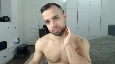 onebestlover online show from April 28, 2026, 7:35 am