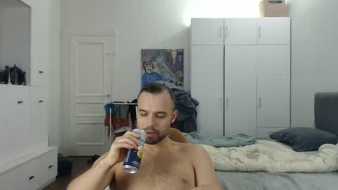 Snapshot of onebestlover chatting on June 27, 2026, 9:03 am onebestlover online show from June 27, 2026, 9:03 am