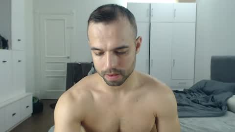 Snapshot of onebestlover chatting on June 29, 2026, 7:58 am onebestlover online show from June 29, 2026, 7:58 am
