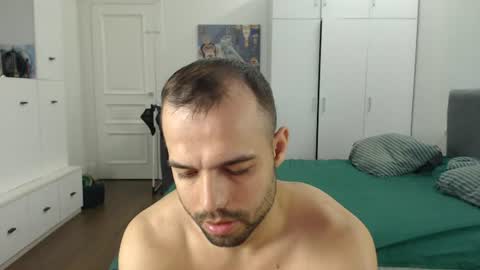Snapshot of onebestlover chatting on July 21, 2026, 7:43 am onebestlover online show from July 21, 2026, 7:43 am