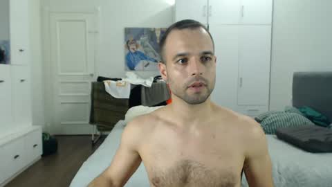 Snapshot of onebestlover chatting on July 24, 2026, 8:18 pm onebestlover online show from July 24, 2026, 8:18 pm