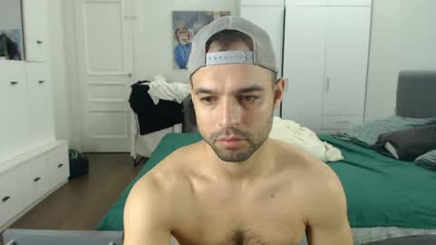 Snapshot of onebestlover chatting on July 31, 2026, 8:14 am onebestlover online show from July 31, 2026, 8:14 am