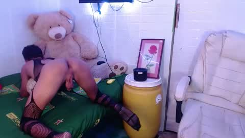 Snapshot of onebigloadxxx chatting on March 10, 2025, 4:25 pm Wyn Will serve you and be your slave online show from March 10, 2025, 4:25 pm