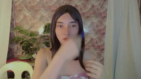 Snapshot of onelesslonelygirl69 chatting on June 15, 2026, 12:07 pm KLIER online show from June 15, 2026, 12:07 pm