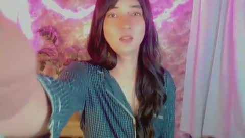 Snapshot of onelesslonelygirl69 chatting on July 21, 2026, 12:02 am KLIER online show from July 21, 2026, 12:02 am