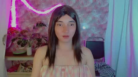 Snapshot of onelesslonelygirl69 chatting on July 28, 2026, 1:23 am KLIER online show from July 28, 2026, 1:23 am