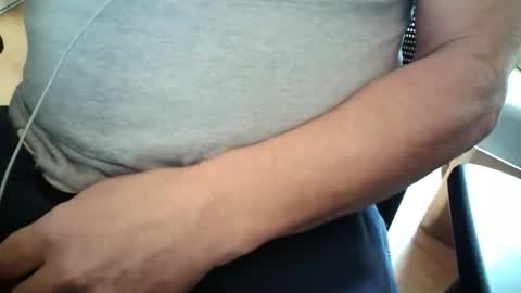 Snapshot of oneluckyguy47 chatting on January 12, 2026, 3:17 pm oneluckyguy47 online show from January 12, 2026, 3:17 pm