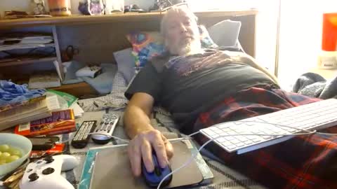 Snapshot of onemattu chatting on October 25, 2025, 3:47 am Mattu online show from October 25, 2025, 3:47 am