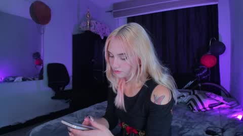 YIN MIGUEL online show from February 27, 2025, 5:24 am