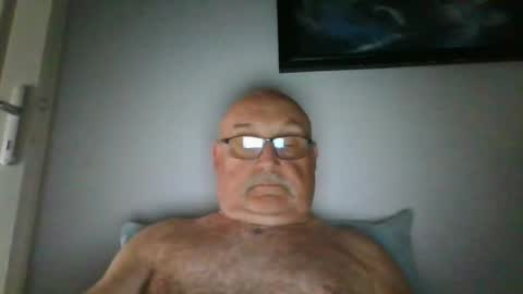 Snapshot of onemoretimebis chatting on June 15, 2026, 2:08 pm Onemoretimebis online show from June 15, 2026, 2:08 pm