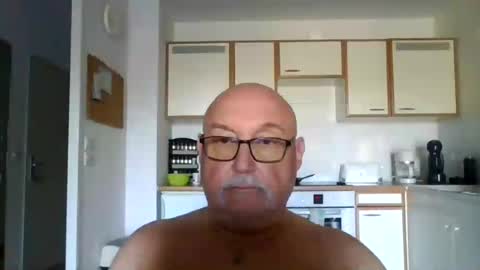 Snapshot of onemoretimebis chatting on June 16, 2026, 7:00 am Onemoretimebis online show from June 16, 2026, 7:00 am