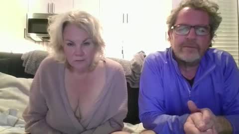 Snapshot of oneoften1000 chatting on February 15, 2025, 5:41 am couple mature milf bigboobs curvy mommydaddy online show from February 15, 2025, 5:41 am