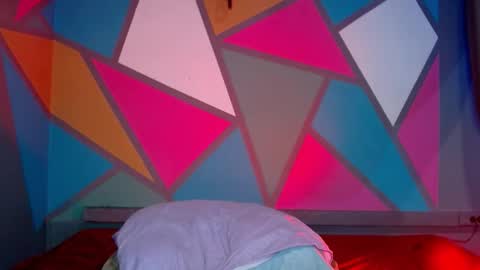 onessandra online show from February 13, 2026, 3:46 am