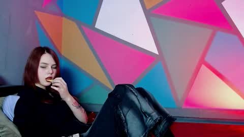 onessandra online show from March 12, 2026, 4:18 am