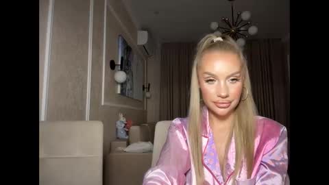 onesweet_baby online show from February 5, 2025, 6:04 pm