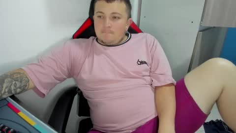 Snapshot of onewhiteboichub chatting on January 12, 2026, 5:34 am Andres INDEPENDENT MODEL online show from January 12, 2026, 5:34 am